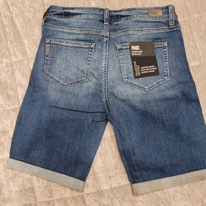 Paige Jax Knee mid rise short